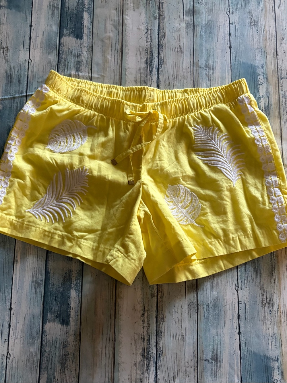 Lilly Pulitzer Yellow Cotton Embroidered Drawstring Shorts    Size Small